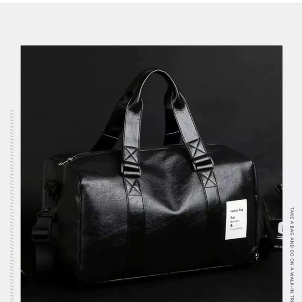 Large travelling duffle bag