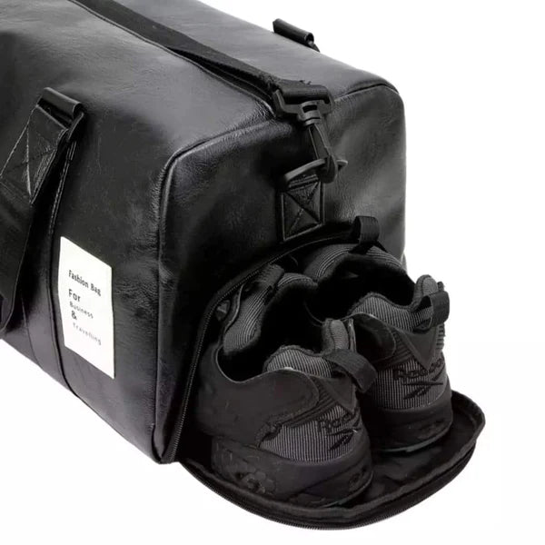 Large travelling duffle bag
