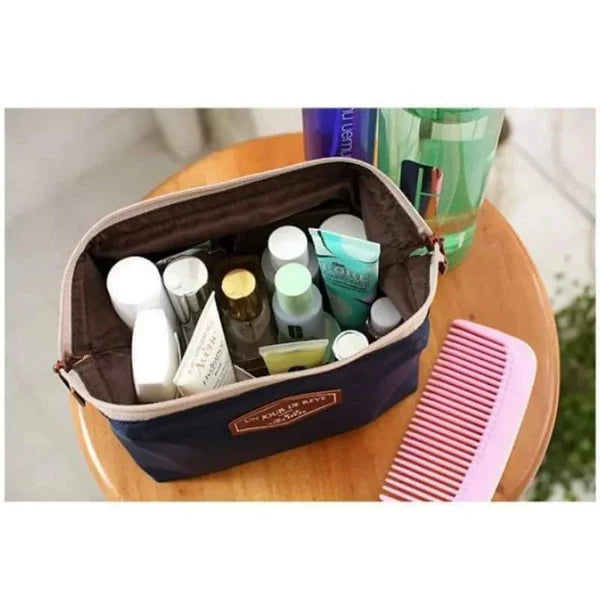 Multifunctional and portable make up/accessories bag