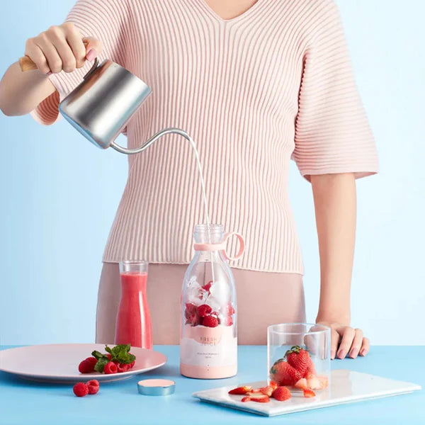 Rechargeable portable blender