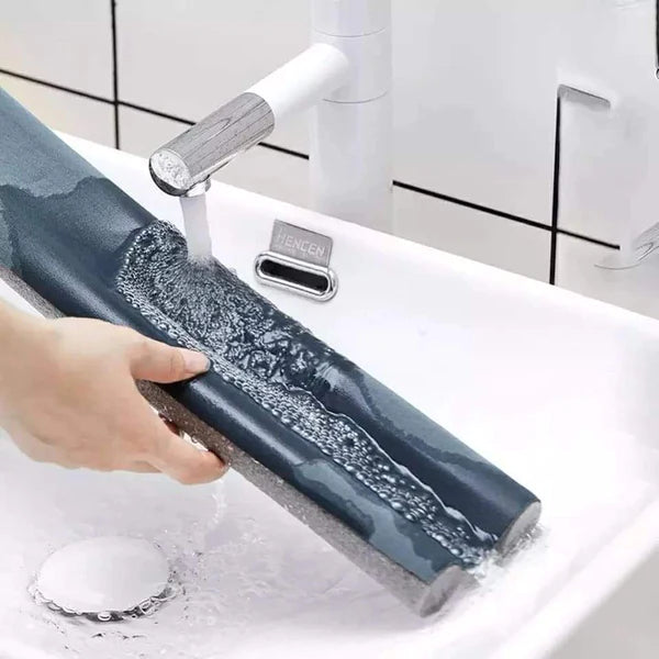 Washable door space sealer