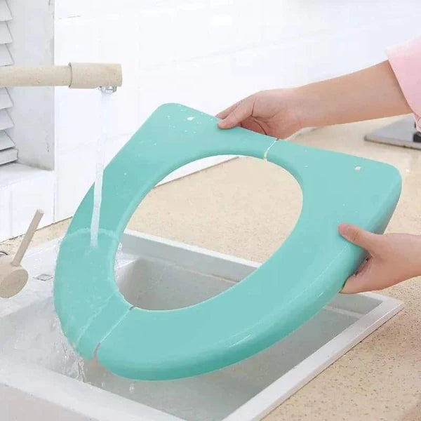 Foldable design plastic toilet seat cover