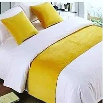 Bed runners+ 2pcs matching Pillow cases