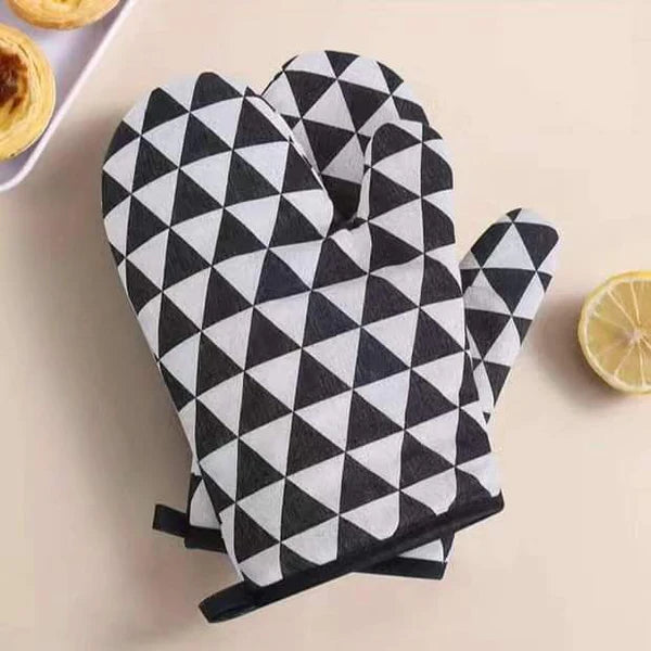 Oven/kitchen Gloves - a pair