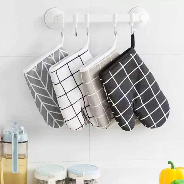 Oven/kitchen Gloves - a pair