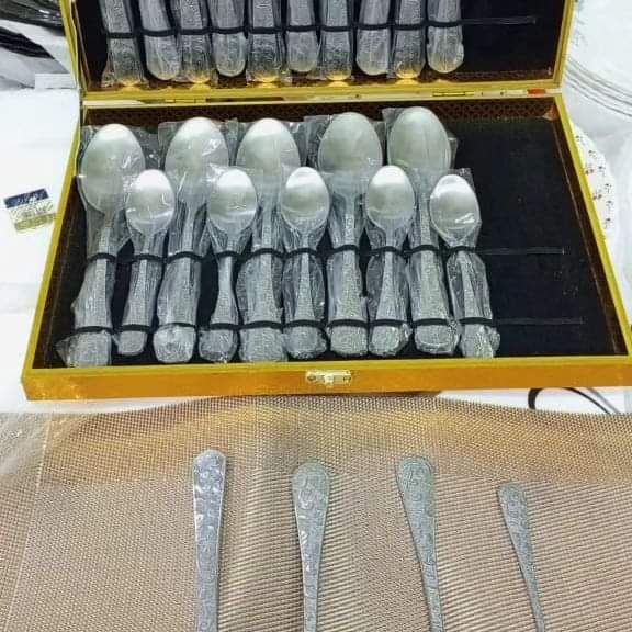 24pcs Cutlery Set in a Gift/ Briefcase