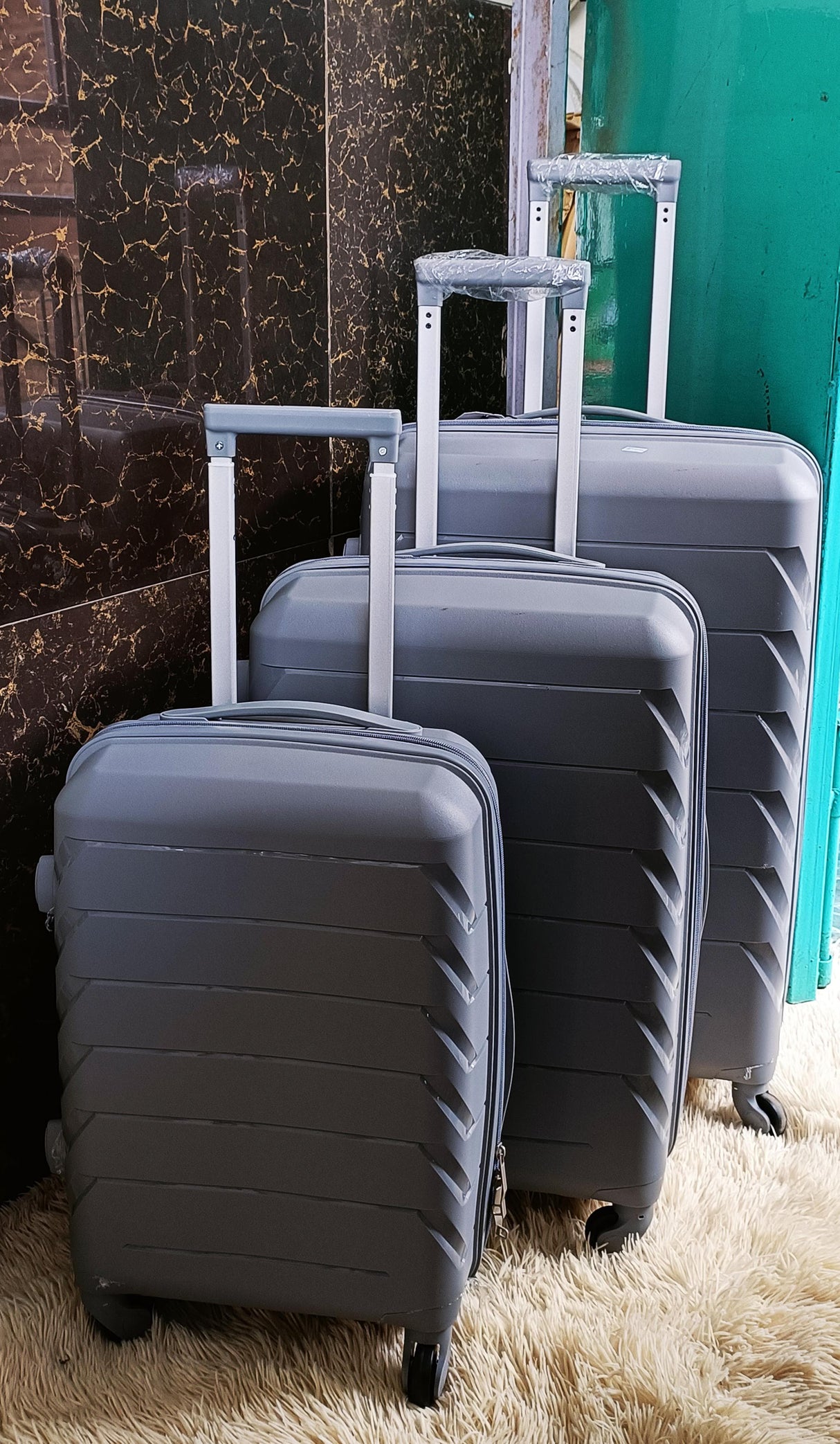 Rubber suitcases   [Set of 3]