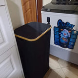 Foldable laundry basket with lid